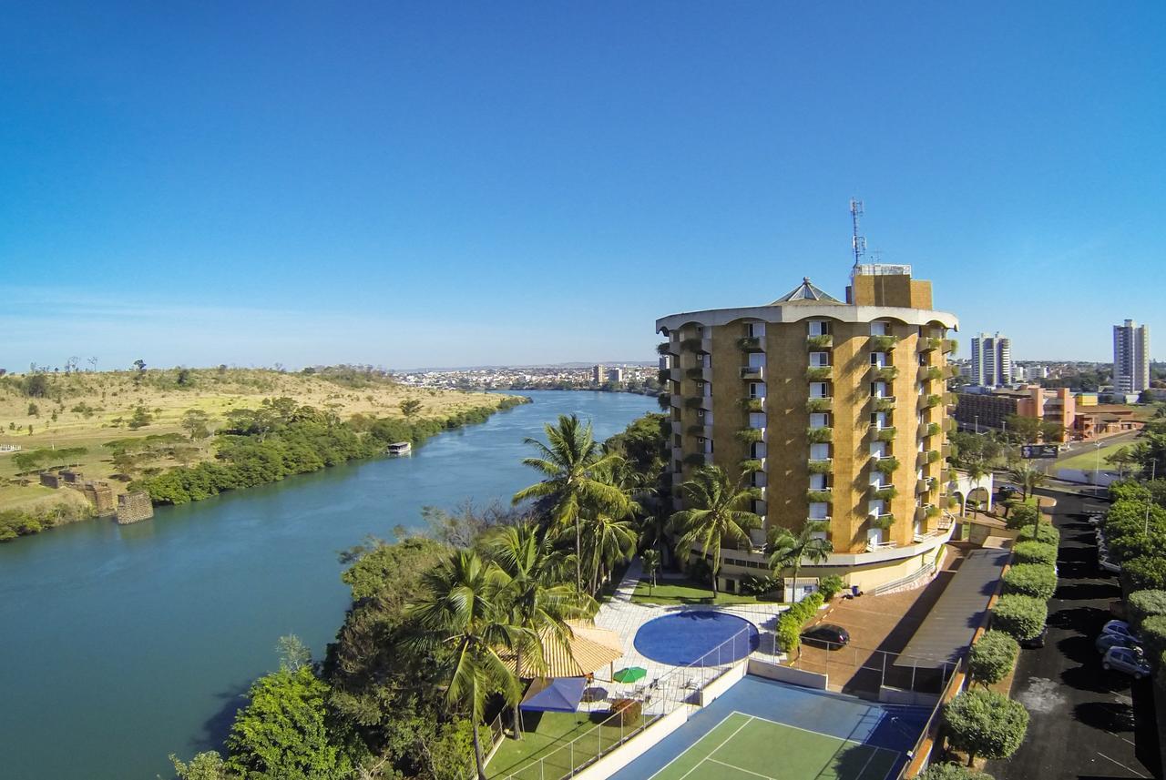 Hotel Beira Rio 伊通比亚拉 外观 照片